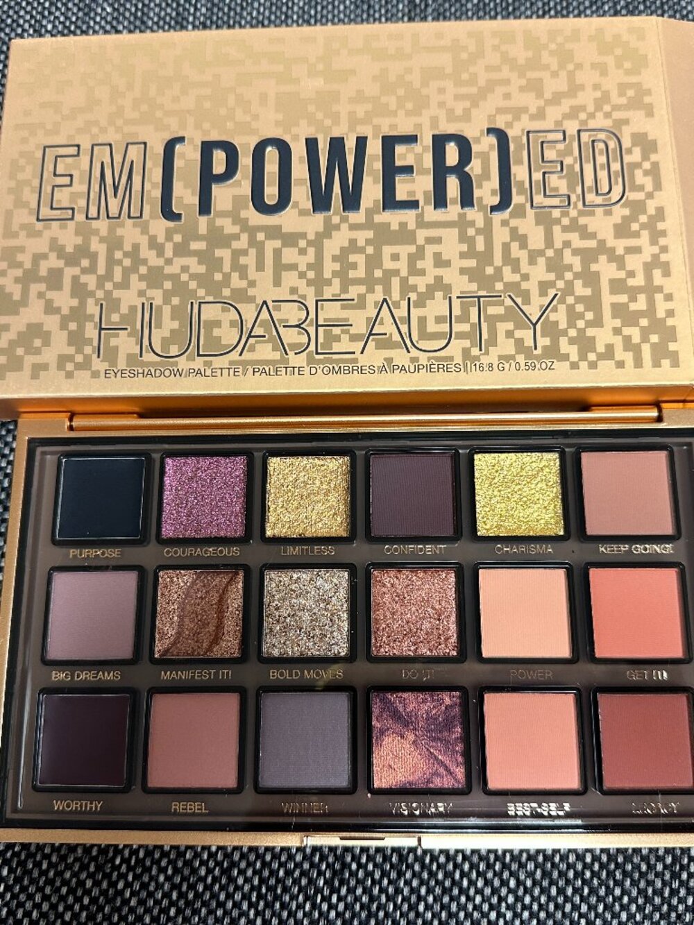 HUDA BEAUTY EM(POWER)ED Eyeshadow Palette